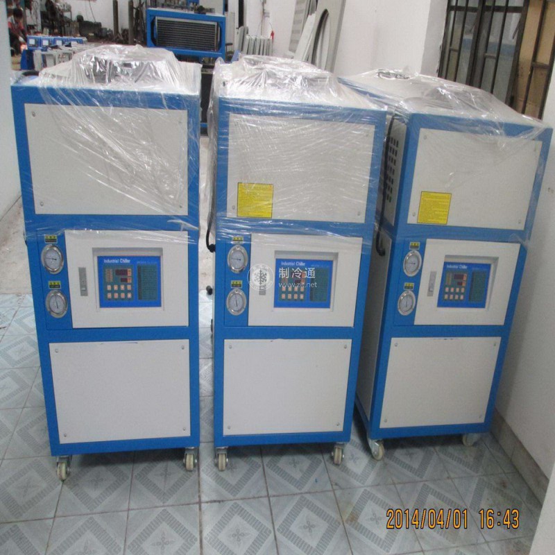 工業冷水機